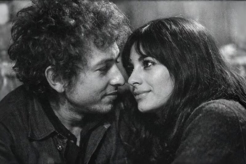 Sara Was The Only Woman Who Made Bob Dylan Stay. Then He Destroyed Everything