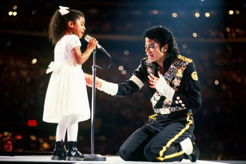 A 7-Year-Old Girl Sang to Michael Jackson — Seconds Later, He Couldn’t Hold Back His Tears